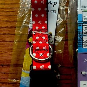 Disney Minnie Mouse collar and leash